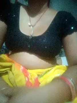 Snapshot of cut_renukadevi chatting on 19, 9, 2025 cut renukadevi online show from 19, 9, 2025