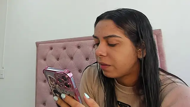 Snapshot of violet_and_myers chatting on 15, 9, 2025 violet and myers online show from 15, 9, 2025