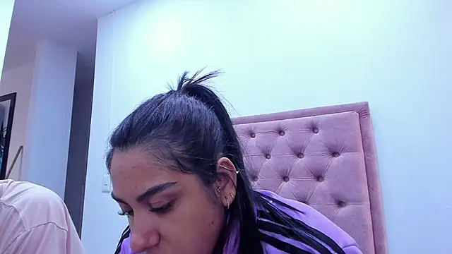 Snapshot of violet_and_myers chatting on 19, 9, 2025 violet and myers online show from 19, 9, 2025