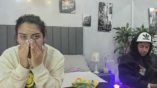 Snapshot of violet_and_myers chatting on 23, 9, 2025 violet and myers online show from 23, 9, 2025