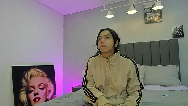 Snapshot of violet_and_myers chatting on 22, 10, 2025 violet and myers online show from 22, 10, 2025