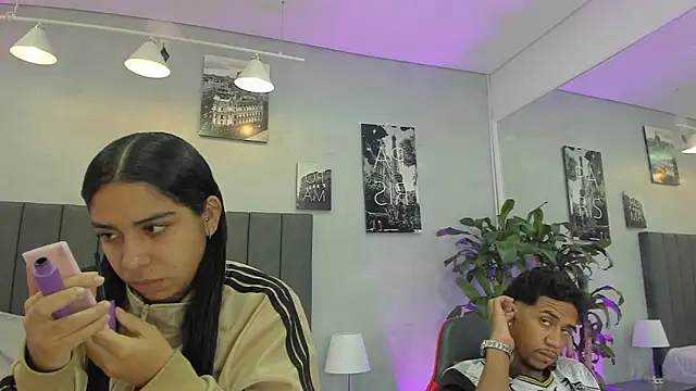 Snapshot of violet_and_myers chatting on 26, 10, 2025 violet and myers online show from 26, 10, 2025