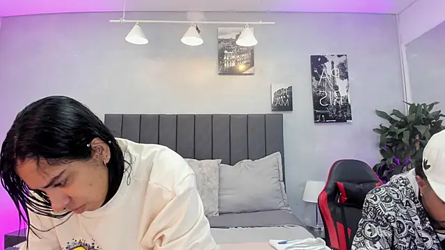 Snapshot of violet_and_myers chatting on 11, 11, 2025 violet and myers online show from 11, 11, 2025