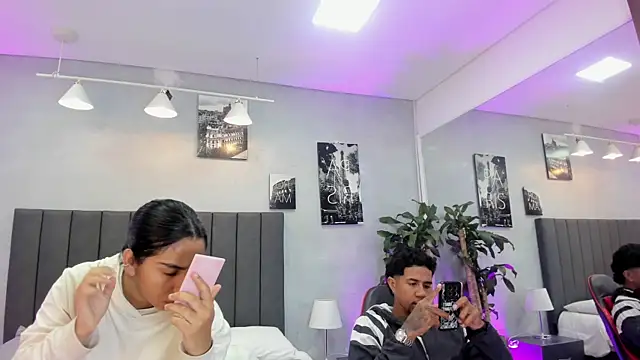 Snapshot of violet_and_myers chatting on 18, 11, 2025 violet and myers online show from 18, 11, 2025