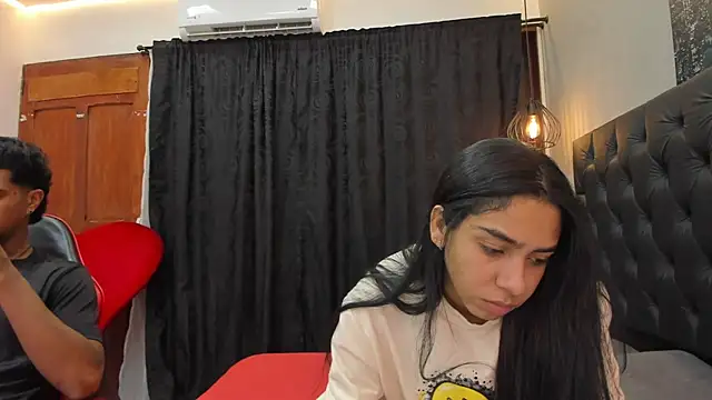 Snapshot of violet_and_myers chatting on 22, 11, 2025 violet and myers online show from 22, 11, 2025