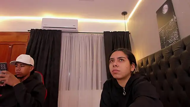 Snapshot of violet_and_myers chatting on 29, 11, 2025 violet and myers online show from 29, 11, 2025