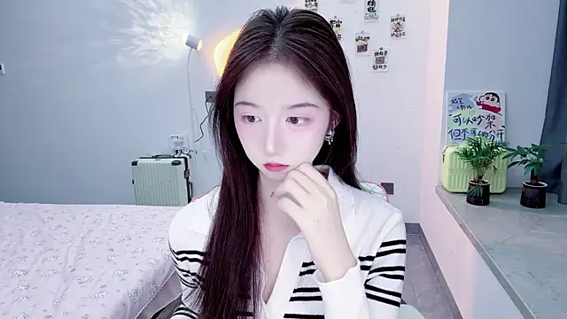 Snapshot of suger-TT chatting on 4, 11, 2025 suger-TT online show from 4, 11, 2025