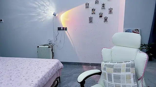 Snapshot of suger-TT chatting on 7, 11, 2025 suger-TT online show from 7, 11, 2025