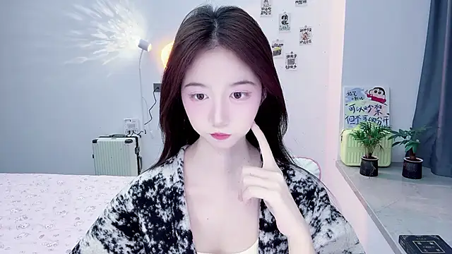 Snapshot of suger-TT chatting on 24, 11, 2025 suger-TT online show from 24, 11, 2025