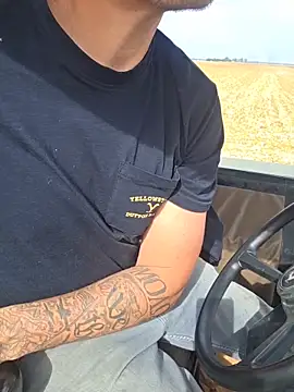 Snapshot of twistafatpipe chatting on 13, 10, 2025 twistafatpipe online show from 13, 10, 2025