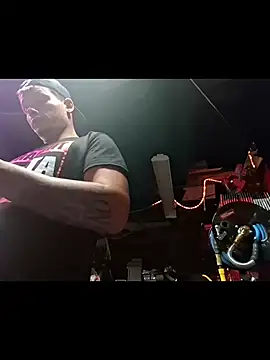 Snapshot of twistafatpipe chatting on 20, 10, 2025 twistafatpipe online show from 20, 10, 2025