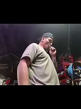 Snapshot of twistafatpipe chatting on 28, 10, 2025 twistafatpipe online show from 28, 10, 2025