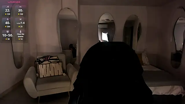 MilaColeman online show from 24, 10, 2025