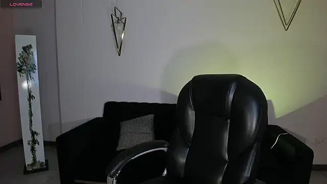 Snapshot of LizzCooper chatting on 25, 11, 2025 LizzCooper online show from 25, 11, 2025