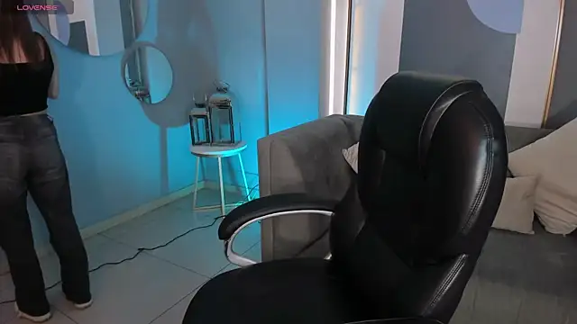 Snapshot of LizzCooper chatting on 30, 11, 2025 LizzCooper online show from 30, 11, 2025