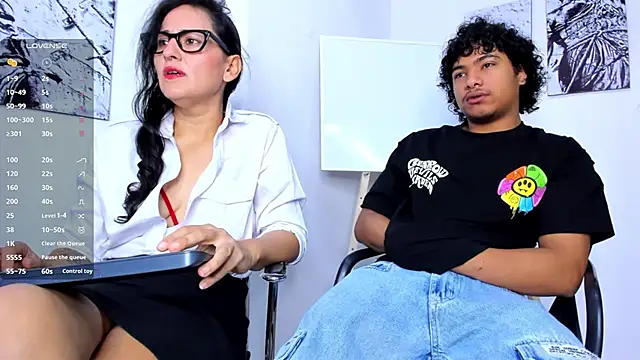 Miriam milf online show from 6, 11, 2025