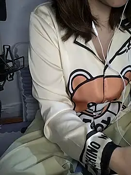 Snapshot of Kuncute chatting on 16, 12, 2025 Kuncute online show from 16, 12, 2025