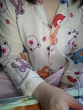 Snapshot of Kuncute chatting on 17, 12, 2025 Kuncute online show from 17, 12, 2025