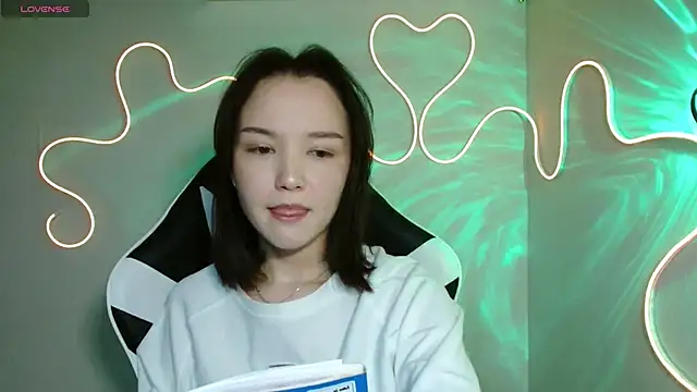 Snapshot of DemiWildcat chatting on 23, 10, 2025 DemiWildcat online show from 23, 10, 2025