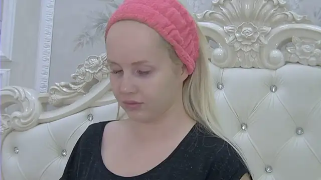 EllieFrosty  online show from 5, 3, 2026