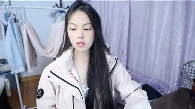 Snapshot of yao-yao_ chatting on 23, 11, 2025 yao-yao online show from 23, 11, 2025