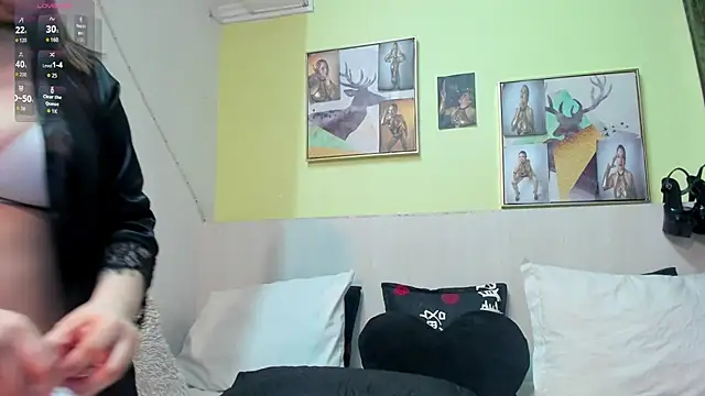 Snapshot of AtheneaArbelaez_ chatting on 17, 12, 2025 AtheneaArbelaez online show from 17, 12, 2025