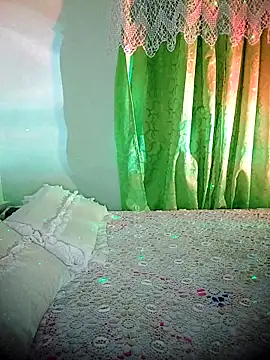 Snapshot of Linda_Saenz_ chatting on 14, 11, 2025 Linda Saenz online show from 14, 11, 2025