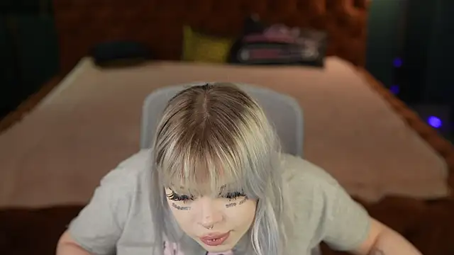 Snapshot of Yuki_sun chatting on 8, 11, 2025 Yuki sun online show from 8, 11, 2025