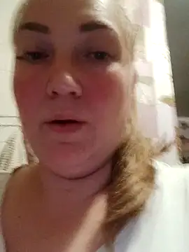 Snapshot of Kiss_Eva chatting on 11, 11, 2025 Kiss Eva online show from 11, 11, 2025