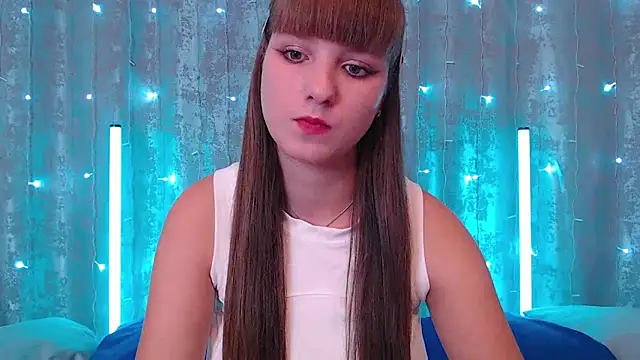 Leonaalove online show from 4, 10, 2025