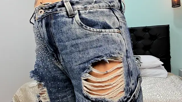 Marianee Rousse online show from 29, 11, 2025