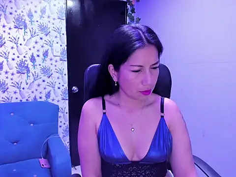 Snapshot of Megan_Collinss_ chatting on 15, 9, 2025 Megan Collinss online show from 15, 9, 2025