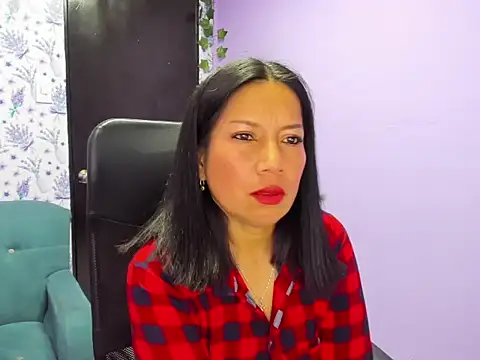 Snapshot of Megan_Collinss_ chatting on 9, 10, 2025 Megan Collinss online show from 9, 10, 2025