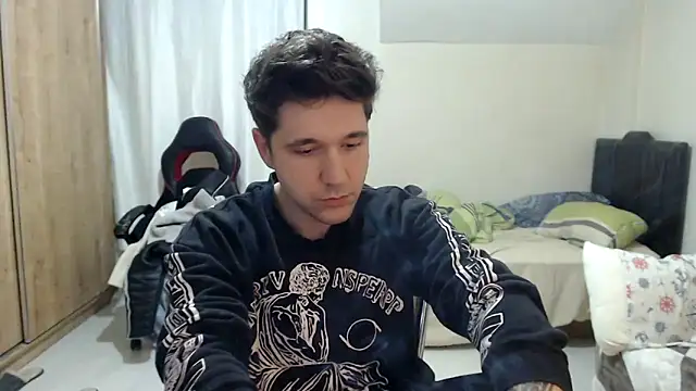 Snapshot of 2handsomemann chatting on 10, 10, 2025 2handsomemann online show from 10, 10, 2025