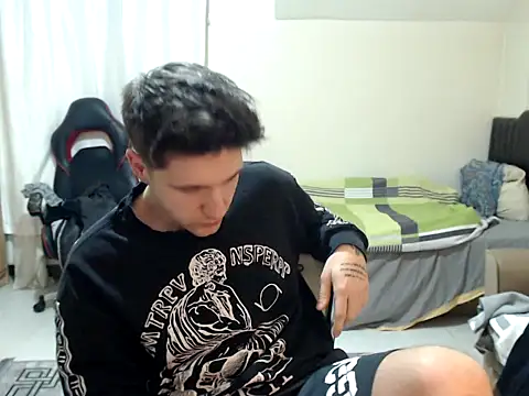 Snapshot of 2handsomemann chatting on 2, 2, 2026 2handsomemann online show from 2, 2, 2026