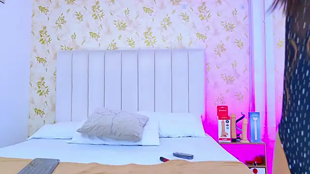 Snapshot of Samanta_Isel chatting on 13, 11, 2025 Samanta Isel online show from 13, 11, 2025