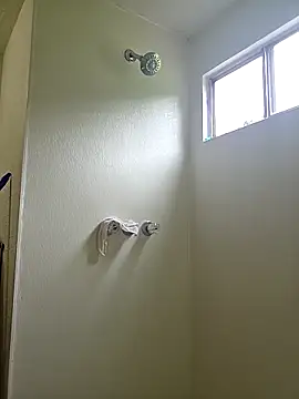 LacyLaurent online show from 21, 4, 2026