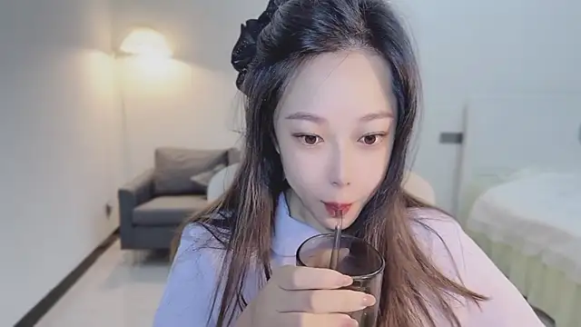 Maymay  online show from 18, 10, 2025