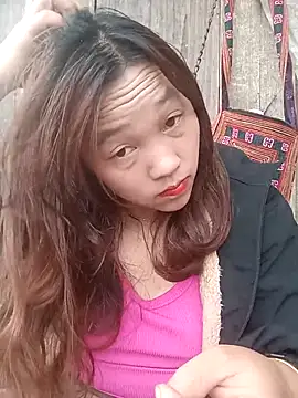 Snapshot of miumiu_00 chatting on 8, 11, 2025 miumiu 00 online show from 8, 11, 2025