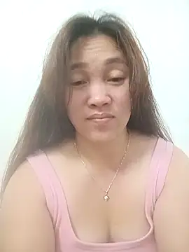 Snapshot of miumiu_00 chatting on 17, 11, 2025 miumiu 00 online show from 17, 11, 2025