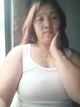 Snapshot of miumiu_00 chatting on 22, 11, 2025 miumiu 00 online show from 22, 11, 2025