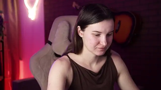 AgataWillis online show from 8, 10, 2025