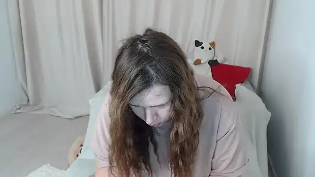 Snapshot of AdelinaLawson chatting on 5, 3, 2025 AdelinaLawson online show from 5, 3, 2025