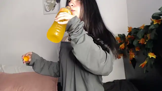   abrill   online show from 16, 10, 2025