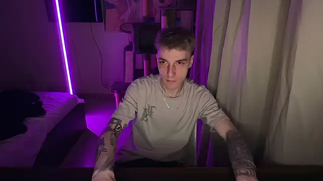 Snapshot of davesinner chatting on 4, 4, 2026 davesinner online show from 4, 4, 2026