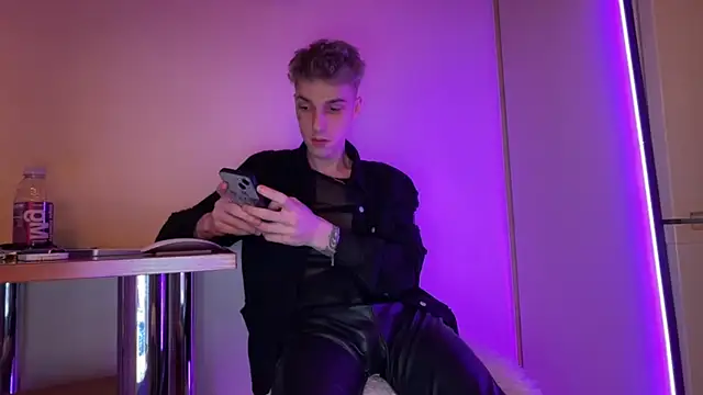 Snapshot of davesinner chatting on 6, 4, 2026 davesinner online show from 6, 4, 2026