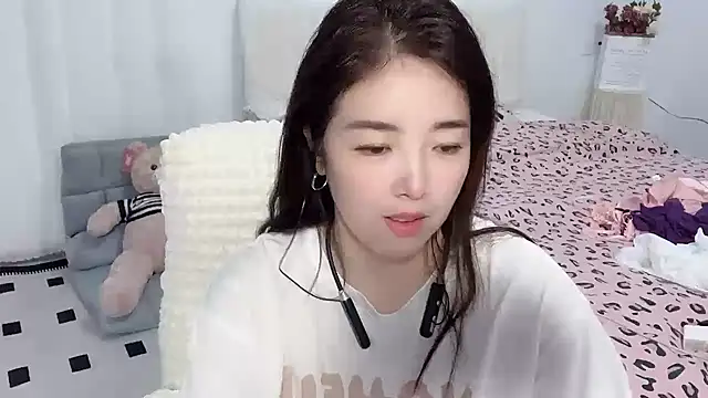 Snapshot of Xiali-166 chatting on 26, 10, 2025 Xiali-166 online show from 26, 10, 2025