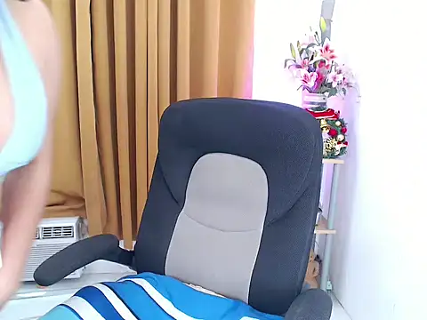 Snapshot of miss_ashly_ chatting on 6, 11, 2025 miss ashly online show from 6, 11, 2025