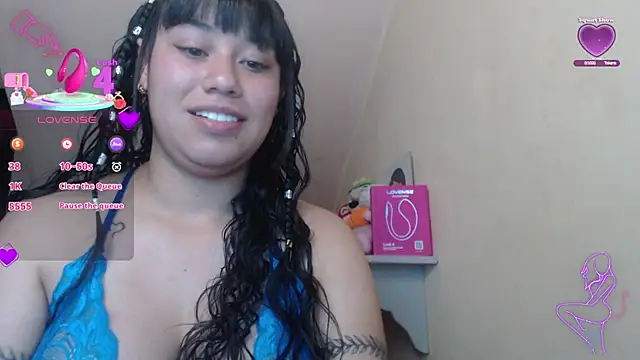 Snapshot of catalina_saenz19 chatting on 28, 10, 2025 catalina saenz19 online show from 28, 10, 2025