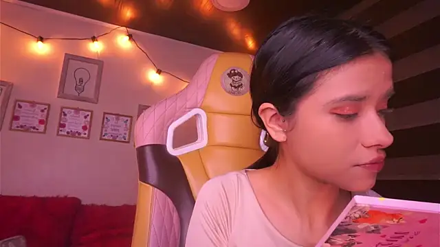 Lana Dreams  online show from 26, 11, 2025